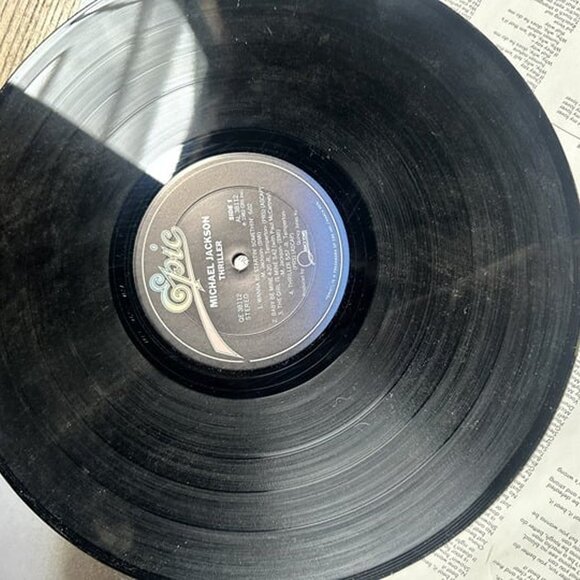 Epic Thriller Studio Album by Michael Jackson Vinyl Record - Picture 5 of 6